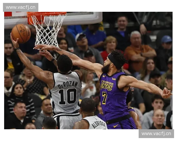 湖人迎战马刺激战全程直播 快来见证精彩瞬间与赛场风云 湖人迎战马刺激战全程直播 快来见证精彩瞬间与赛场风云